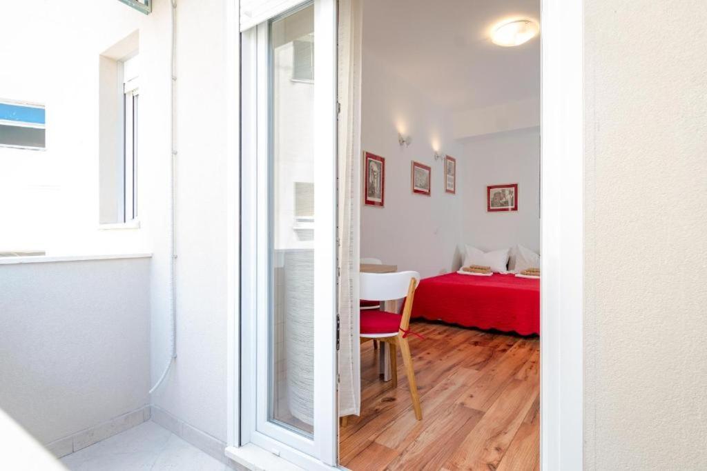 Apartments Yoe Спліт Екстер'єр фото