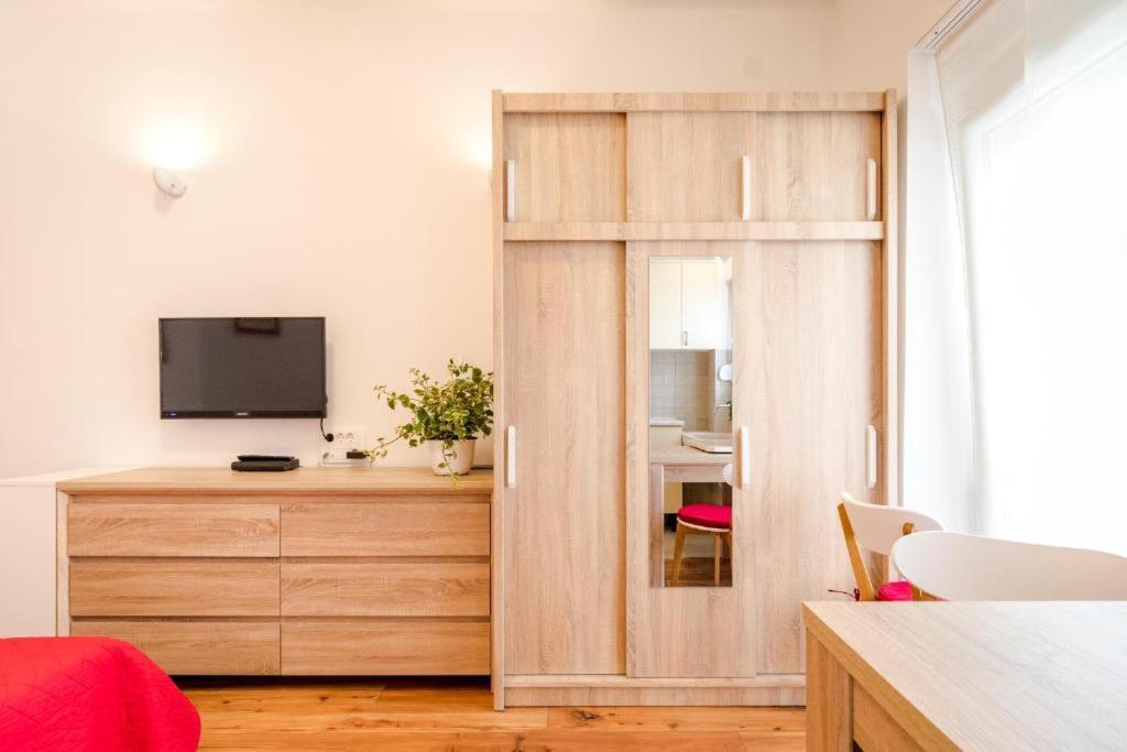 Apartments Yoe Спліт Екстер'єр фото