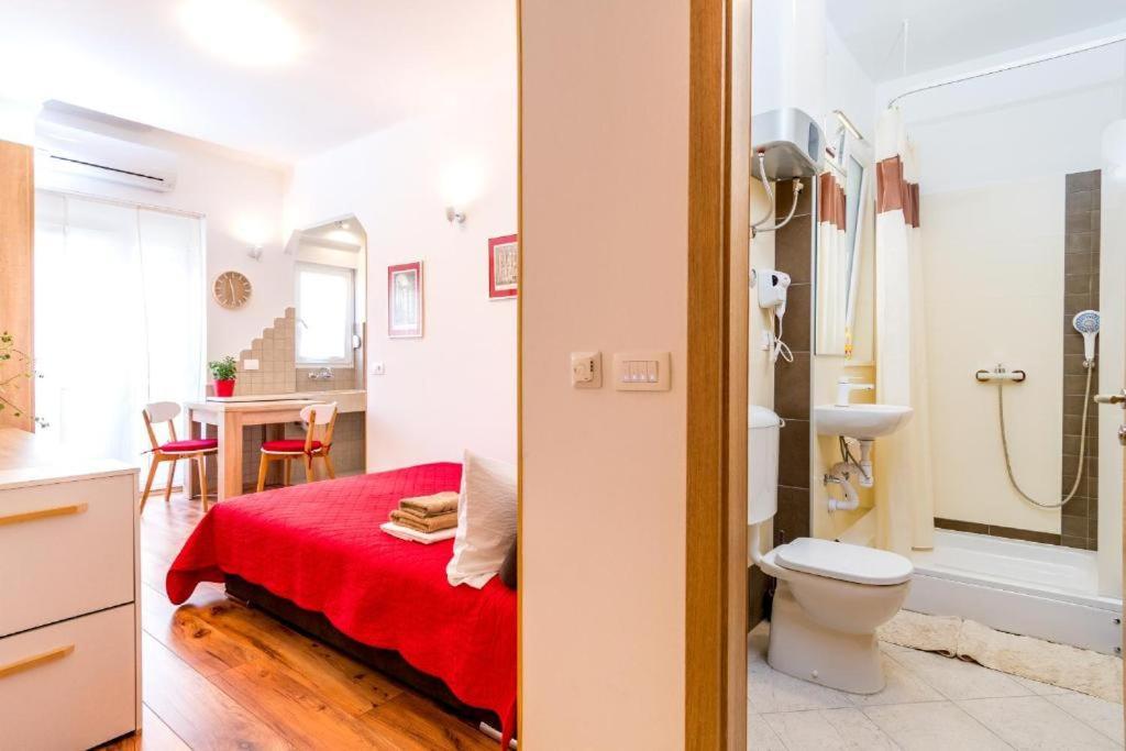 Apartments Yoe Спліт Екстер'єр фото