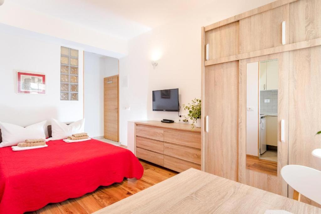 Apartments Yoe Спліт Екстер'єр фото
