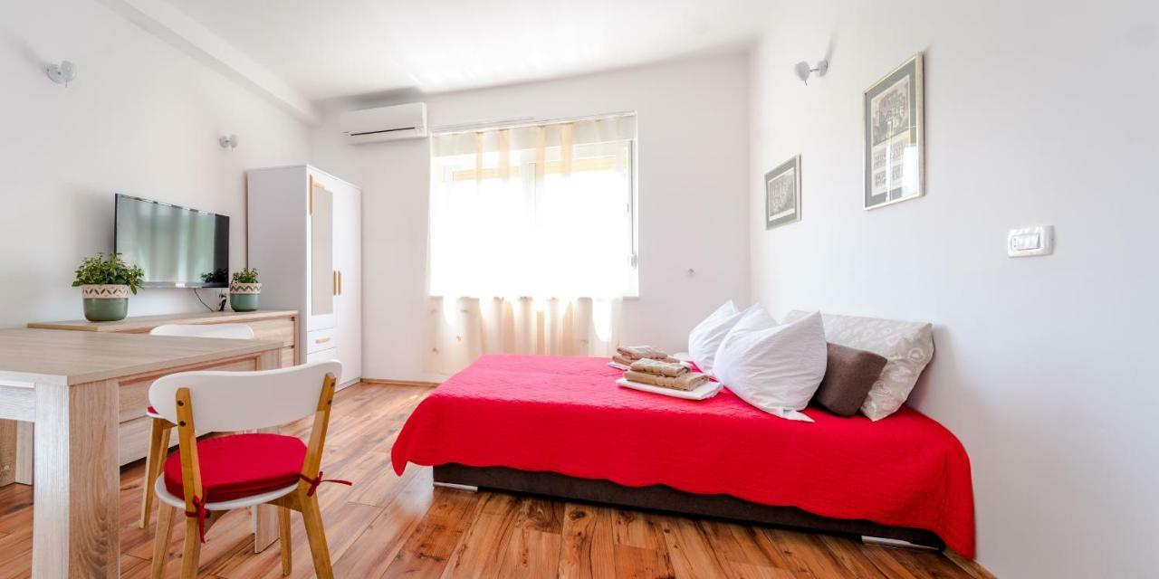 Apartments Yoe Спліт Екстер'єр фото