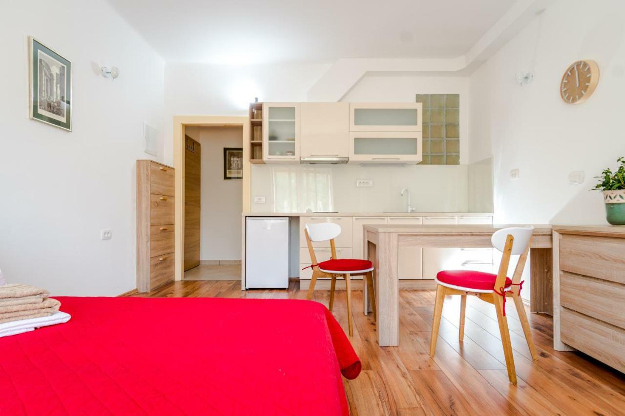 Apartments Yoe Спліт Екстер'єр фото