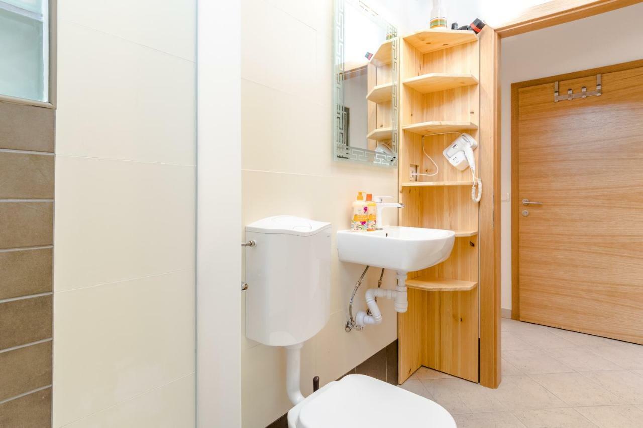 Apartments Yoe Спліт Екстер'єр фото