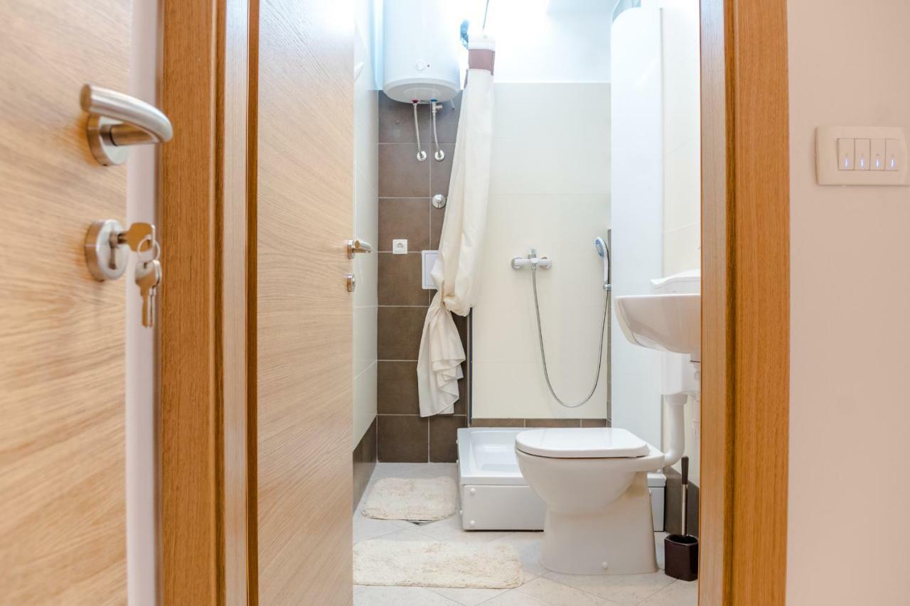 Apartments Yoe Спліт Екстер'єр фото